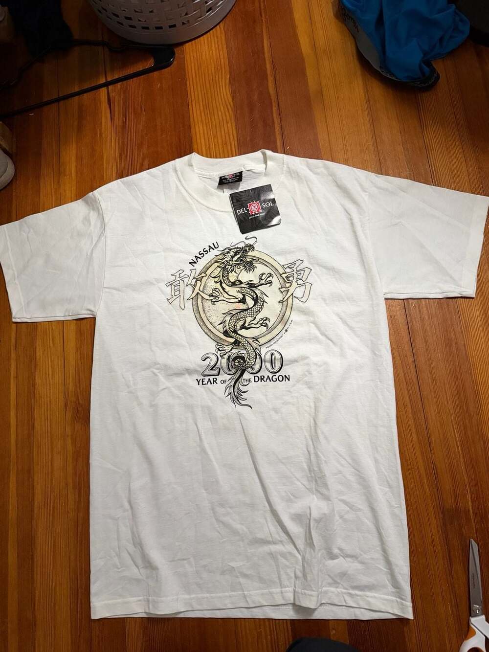 Vintage Del Sol Nassau 2000 Year of the Dragon Graphic T-Shirt